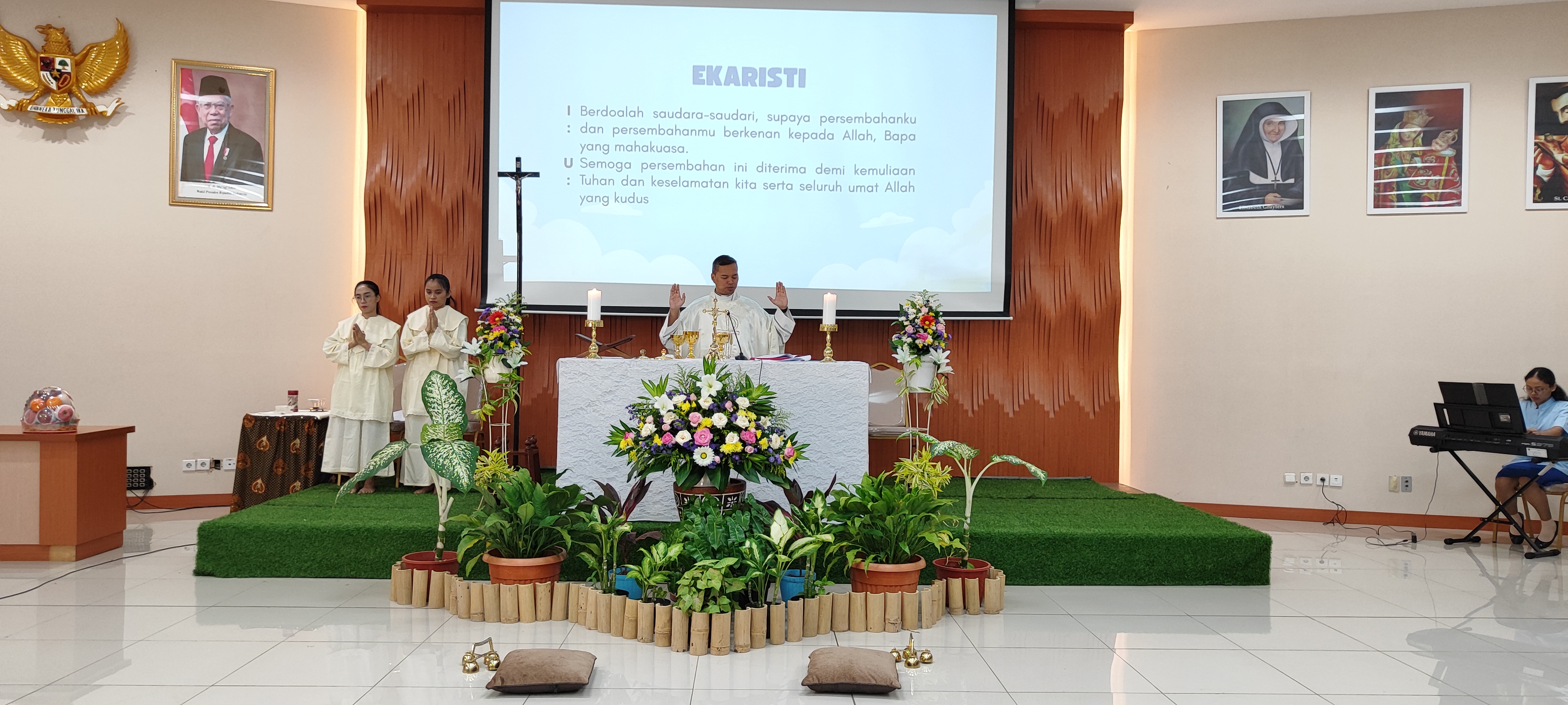 Perayaan Misa HUT STIK Sint Carolus